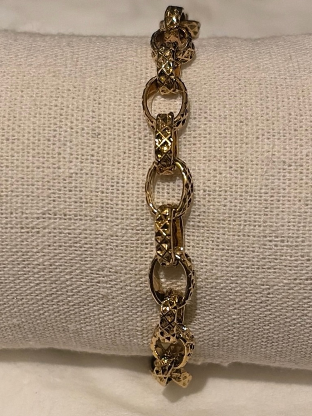 Elegant Gold Link Bracelet - Women Jewelry